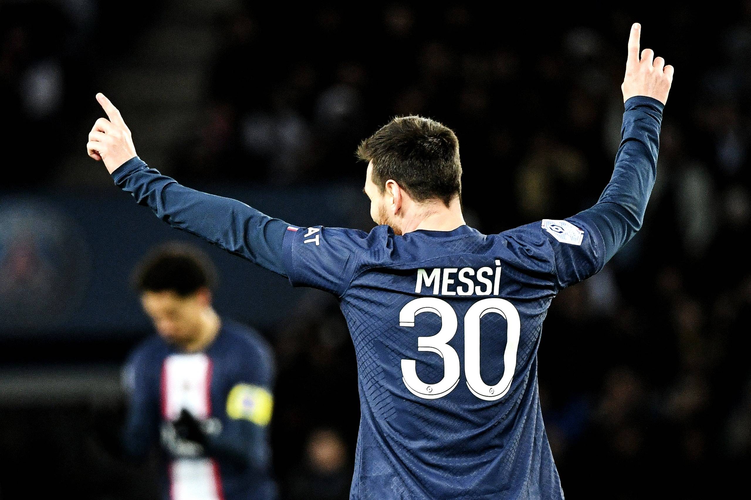 满冠平台 -包含关键时刻拜仁慕尼黑调整名单以备欧超杯，完成体检环节打磨，媒体盛赞，心理建设被强调的词条