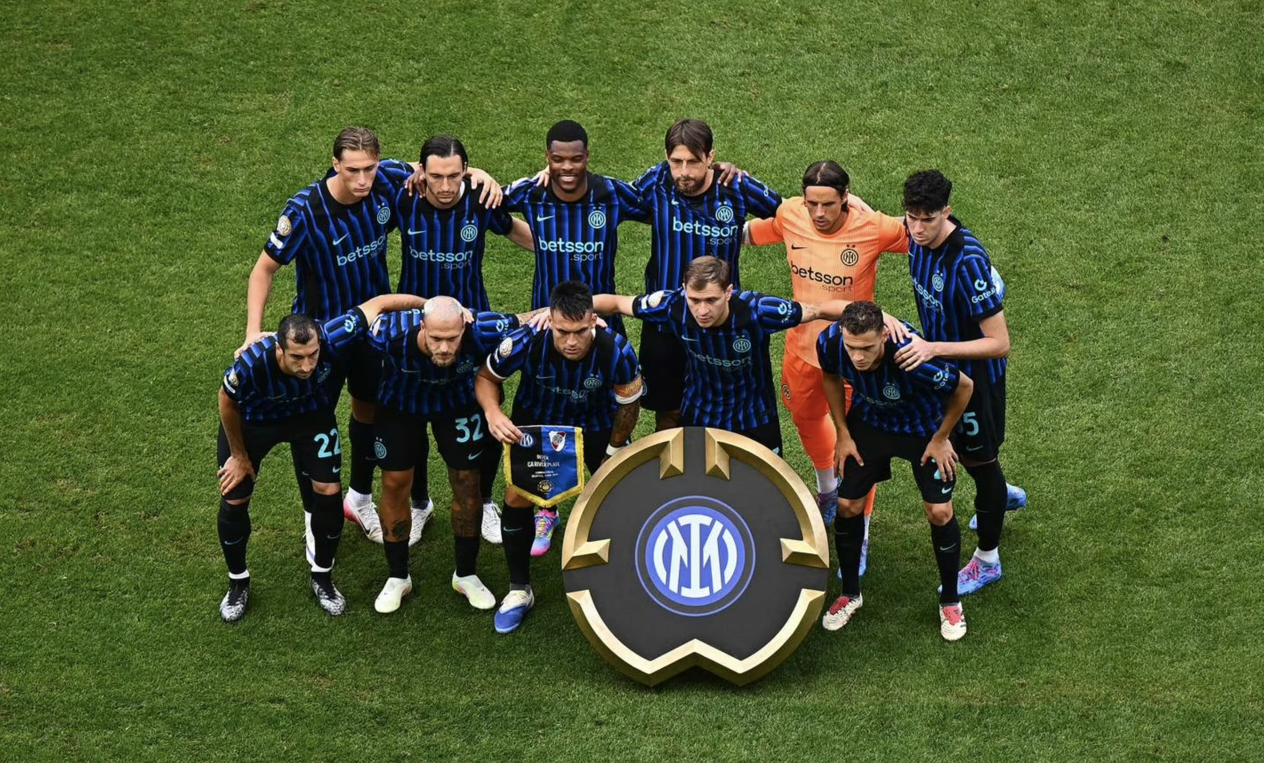 满冠官方入口 -AC米兰训练开放日；赛前回应争议引欢呼；NBA季后赛在即；阵容厚度经受考验的简单介绍