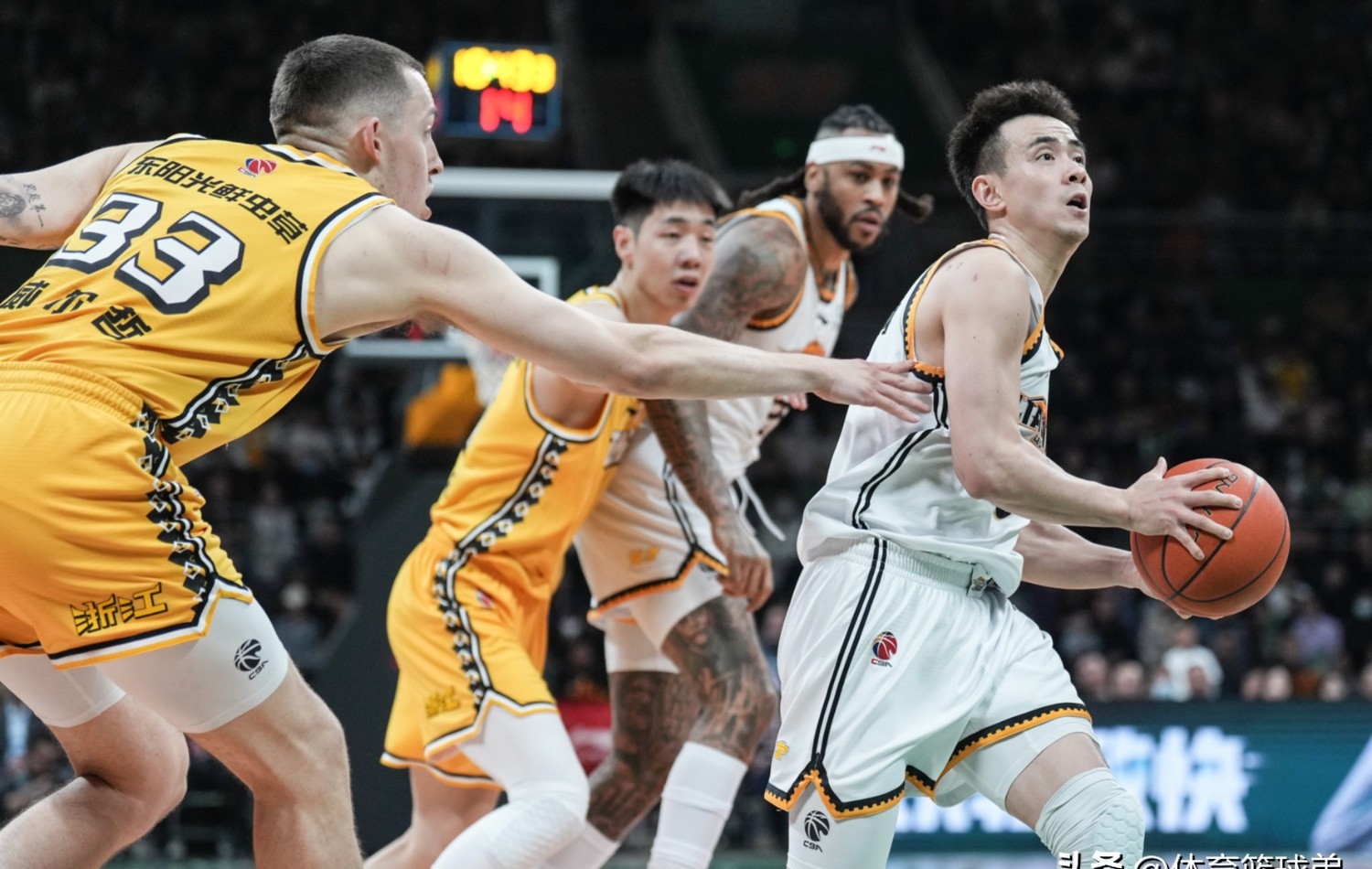满冠网页版 -关键时刻CBA常规赛焦点战，法兰克福远射贴柱，管理层满意，团队化学反应显著的简单介绍